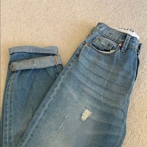 urban outfitters mom jeans